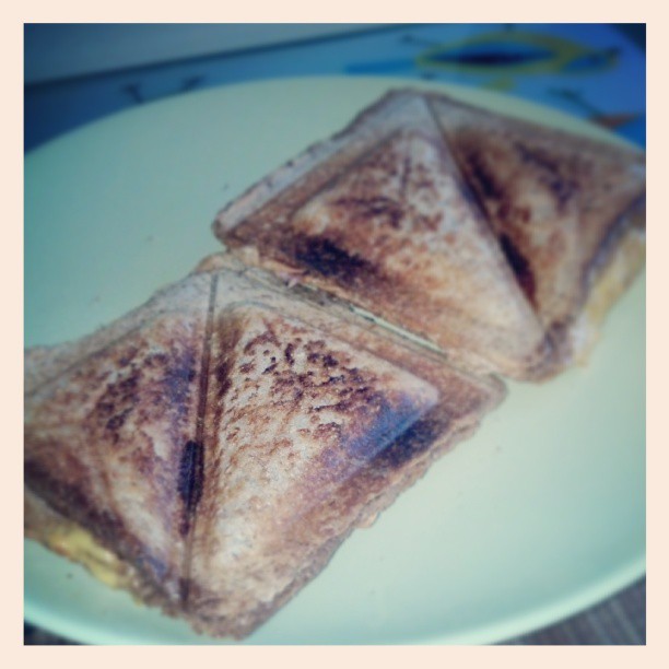 Guten Morgen. Der Liebste ist stolz wie Bolle weil er heute das Familien Frühstück gemacht hat :)