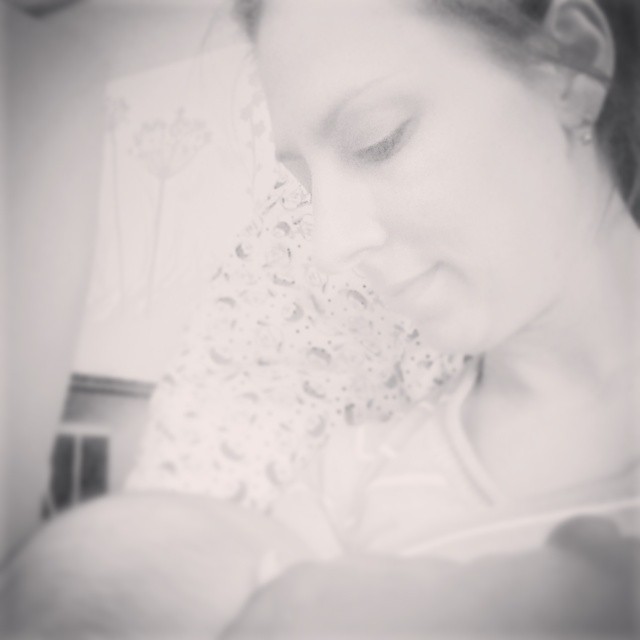 Das beste #Getränk ist gleichzeitig auch die beste Nahrung für das Baby! #Stillen deckt den gesamten Nährstoffbedarf für das #Baby ab. Tatsächlich gibt es nichts besseres in diesem Alter... #oktoberobsession #mafflumomente